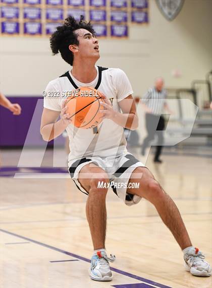 Thumbnail 2 in The Woodlands vs. Mission Bay (The Holiday Classic 2022) photogallery.
