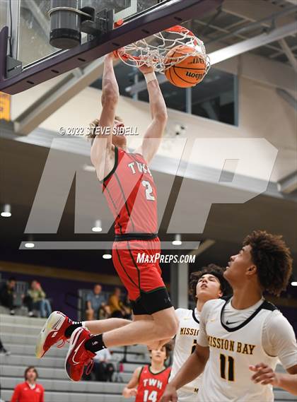 Thumbnail 1 in The Woodlands vs. Mission Bay (The Holiday Classic 2022) photogallery.