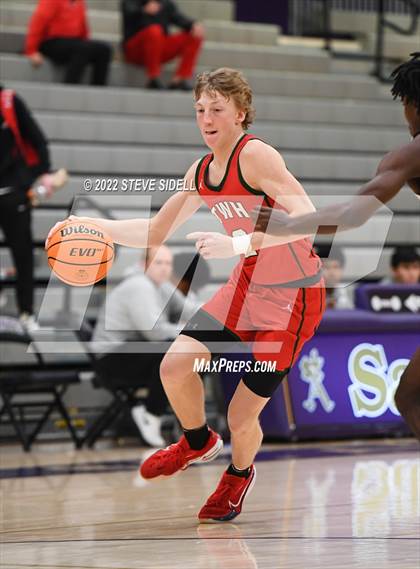Thumbnail 2 in The Woodlands vs. Mission Bay (The Holiday Classic 2022) photogallery.