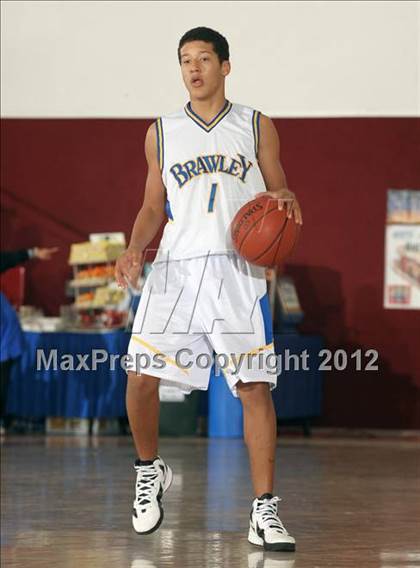 Thumbnail 2 in Brawley vs Desert Hot Springs (MaxPreps Holiday Classic) photogallery.
