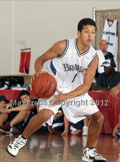 Thumbnail 3 in Brawley vs Desert Hot Springs (MaxPreps Holiday Classic) photogallery.