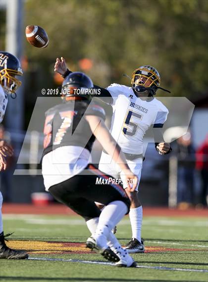 Thumbnail 3 in Highland vs. Marlboro Central (Section 9 Class B Semifinal) photogallery.