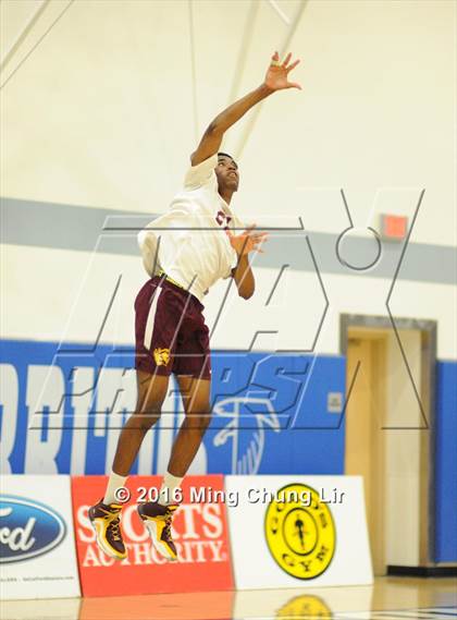 Thumbnail 3 in Cathedral vs. Valley Christian (CIF SS D3 Final) photogallery.