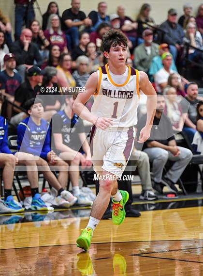Thumbnail 3 in Thorndale vs Mumford (UIL 2A Reg IV Area) photogallery.