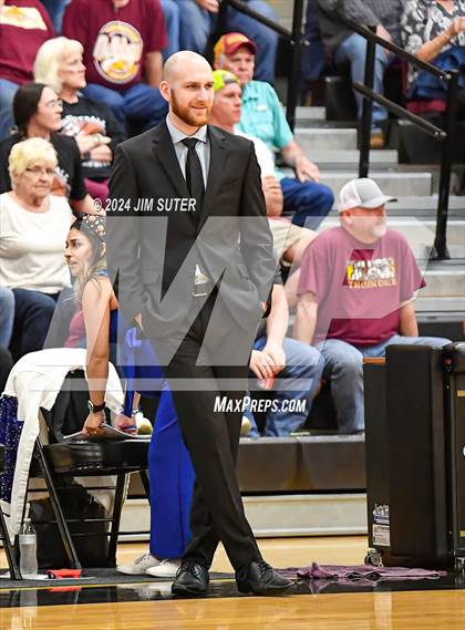 Thumbnail 3 in Thorndale vs Mumford (UIL 2A Reg IV Area) photogallery.