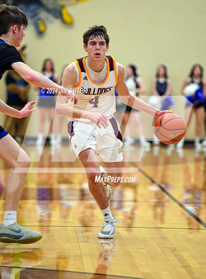 Thumbnail 2 in Thorndale vs Mumford (UIL 2A Reg IV Area) photogallery.