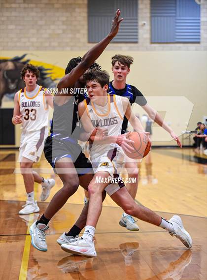 Thumbnail 2 in Thorndale vs Mumford (UIL 2A Reg IV Area) photogallery.