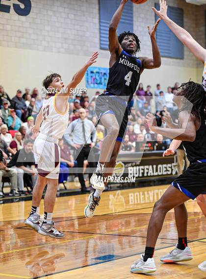 Thumbnail 3 in Thorndale vs Mumford (UIL 2A Reg IV Area) photogallery.