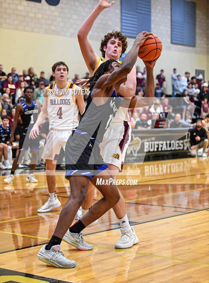 Thumbnail 2 in Thorndale vs Mumford (UIL 2A Reg IV Area) photogallery.