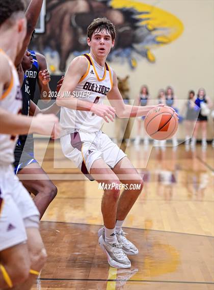 Thumbnail 3 in Thorndale vs Mumford (UIL 2A Reg IV Area) photogallery.