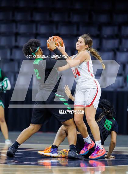 Thumbnail 2 in Benson vs. Millard South photogallery.