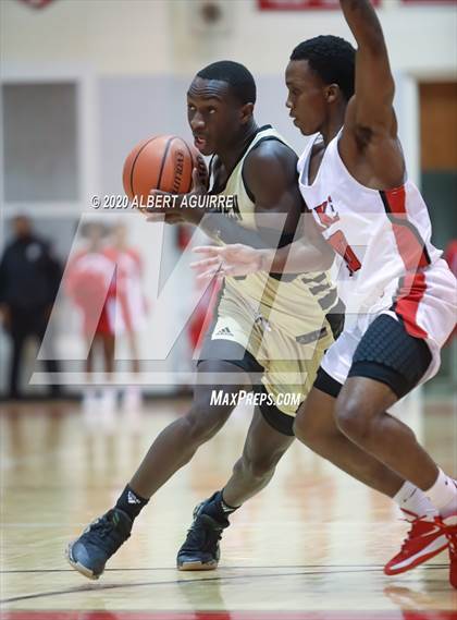 Thumbnail 3 in Warren Central @ Pike photogallery.