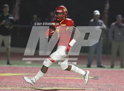 Thumbnail 2 in Chaminade vs. Cathedral Catholic (Honor Bowl) photogallery.