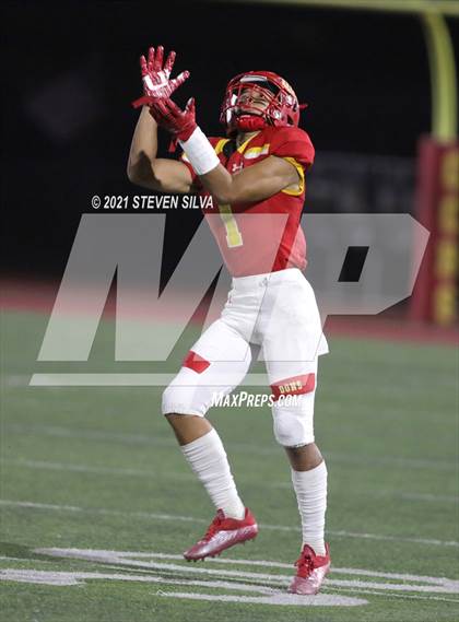 Thumbnail 3 in Chaminade vs. Cathedral Catholic (Honor Bowl) photogallery.
