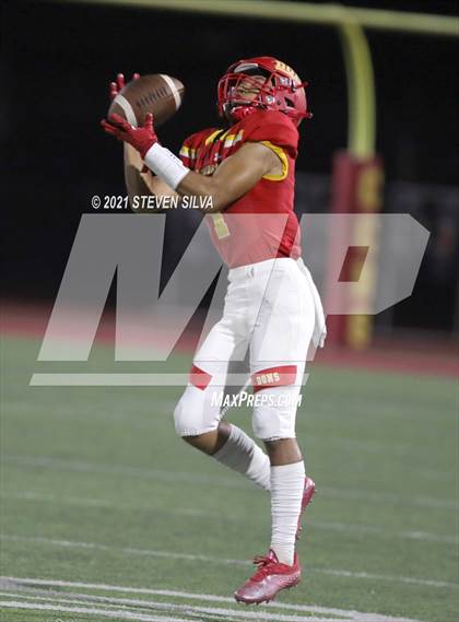 Thumbnail 1 in Chaminade vs. Cathedral Catholic (Honor Bowl) photogallery.