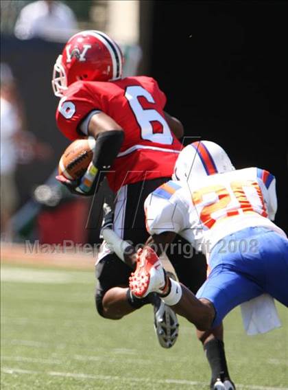 Thumbnail 2 in East St. Louis vs. Wayne (Kirk Herbstreit Varsity Football Series) photogallery.