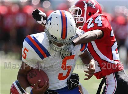 Thumbnail 3 in East St. Louis vs. Wayne (Kirk Herbstreit Varsity Football Series) photogallery.