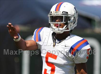 Thumbnail 1 in East St. Louis vs. Wayne (Kirk Herbstreit Varsity Football Series) photogallery.