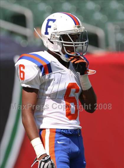 Thumbnail 1 in East St. Louis vs. Wayne (Kirk Herbstreit Varsity Football Series) photogallery.