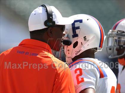 Thumbnail 2 in East St. Louis vs. Wayne (Kirk Herbstreit Varsity Football Series) photogallery.
