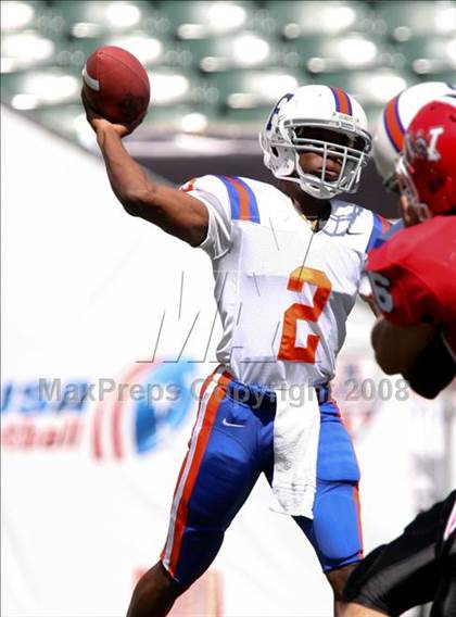 Thumbnail 1 in East St. Louis vs. Wayne (Kirk Herbstreit Varsity Football Series) photogallery.