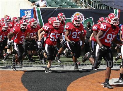 Thumbnail 2 in East St. Louis vs. Wayne (Kirk Herbstreit Varsity Football Series) photogallery.