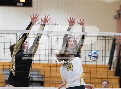Thumbnail 3 in Arapahoe @ Rock Canyon photogallery.