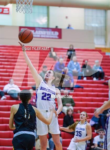Thumbnail 3 in Avon vs. Brownsburg (IHSAA 4A Third Round Playoff) photogallery.