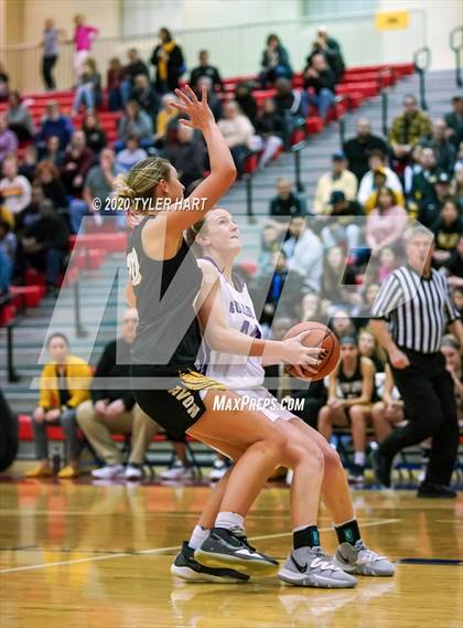 Thumbnail 1 in Avon vs. Brownsburg (IHSAA 4A Third Round Playoff) photogallery.