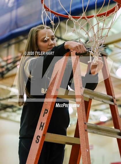 Thumbnail 3 in Avon vs. Brownsburg (IHSAA 4A Third Round Playoff) photogallery.