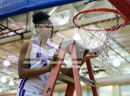 Thumbnail 2 in Avon vs. Brownsburg (IHSAA 4A Third Round Playoff) photogallery.