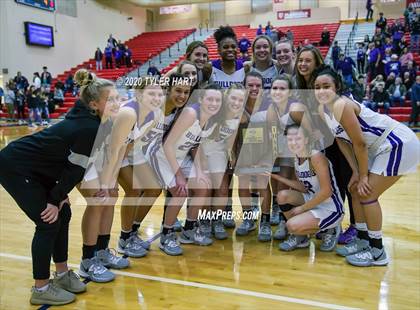 Thumbnail 1 in Avon vs. Brownsburg (IHSAA 4A Third Round Playoff) photogallery.
