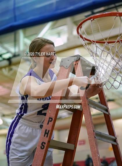 Thumbnail 1 in Avon vs. Brownsburg (IHSAA 4A Third Round Playoff) photogallery.