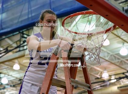 Thumbnail 2 in Avon vs. Brownsburg (IHSAA 4A Third Round Playoff) photogallery.