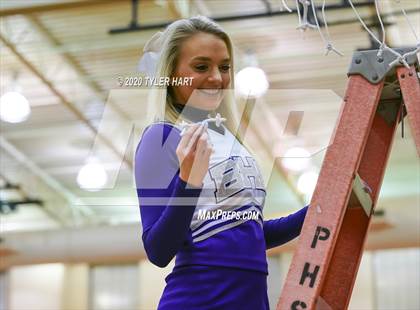 Thumbnail 3 in Avon vs. Brownsburg (IHSAA 4A Third Round Playoff) photogallery.
