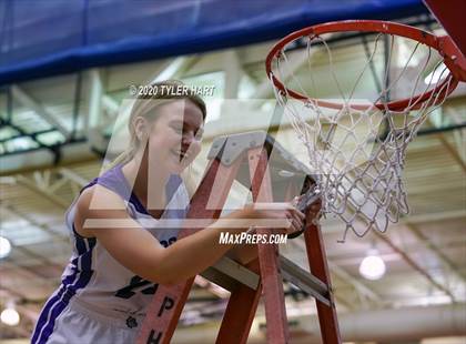Thumbnail 3 in Avon vs. Brownsburg (IHSAA 4A Third Round Playoff) photogallery.