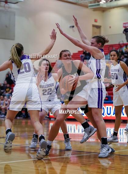 Thumbnail 1 in Avon vs. Brownsburg (IHSAA 4A Third Round Playoff) photogallery.