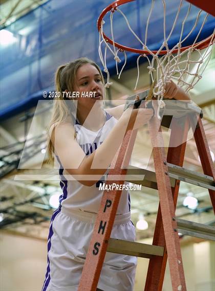 Thumbnail 3 in Avon vs. Brownsburg (IHSAA 4A Third Round Playoff) photogallery.