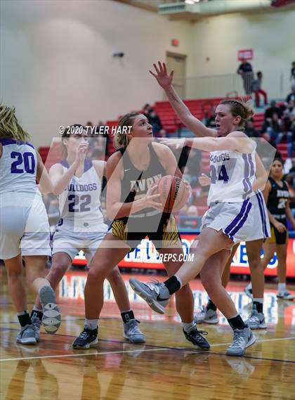 Thumbnail 2 in Avon vs. Brownsburg (IHSAA 4A Third Round Playoff) photogallery.