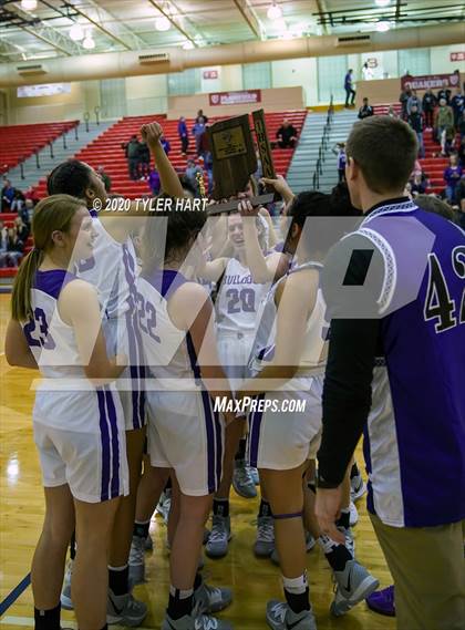 Thumbnail 3 in Avon vs. Brownsburg (IHSAA 4A Third Round Playoff) photogallery.