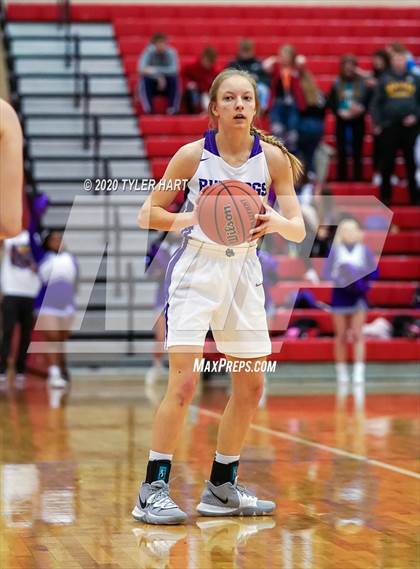 Thumbnail 1 in Avon vs. Brownsburg (IHSAA 4A Third Round Playoff) photogallery.