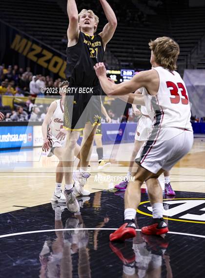 Thumbnail 3 in Chadwick vs St. Elizabeth (MSHSAA Class 1 Championship) photogallery.