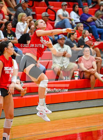 Thumbnail 1 in Giddings vs Bellville (Scrimmage) photogallery.