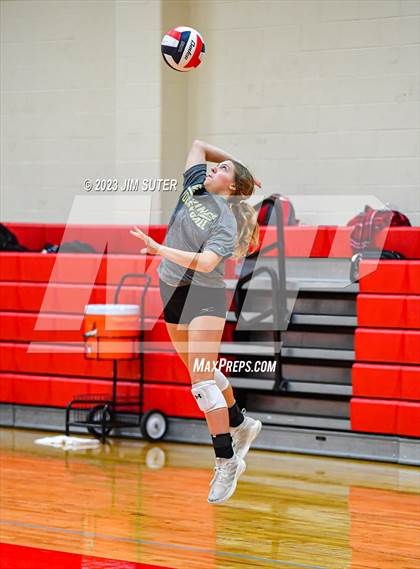Thumbnail 2 in Giddings vs Bellville (Scrimmage) photogallery.