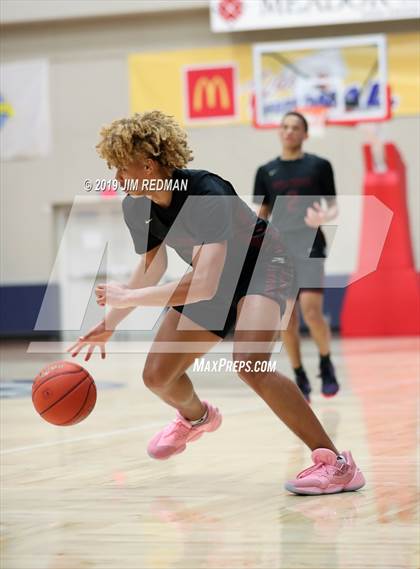 Thumbnail 2 in Summer Creek vs Atascocita (McDonald's Texas Invitational) photogallery.