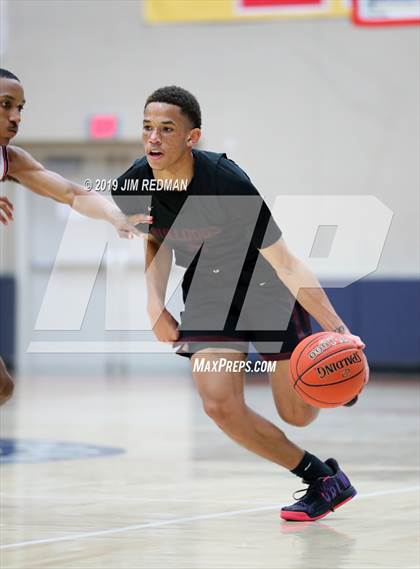 Thumbnail 3 in Summer Creek vs Atascocita (McDonald's Texas Invitational) photogallery.