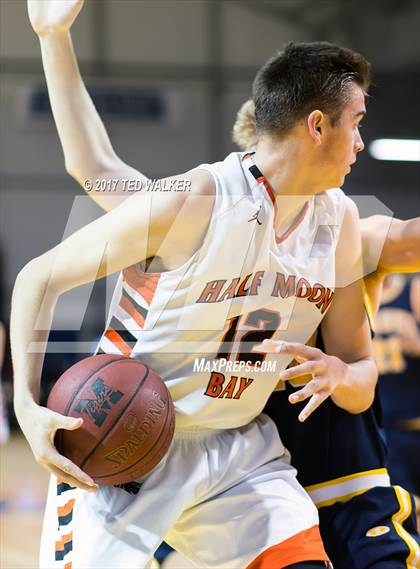Thumbnail 2 in Half Moon Bay vs. Soquel (Warriors Nor-Cal Invitational) photogallery.