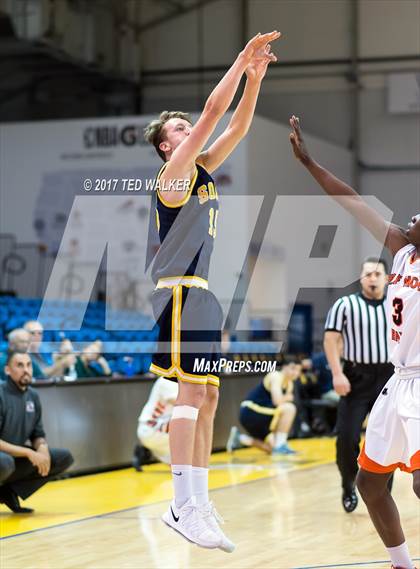 Thumbnail 3 in Half Moon Bay vs. Soquel (Warriors Nor-Cal Invitational) photogallery.