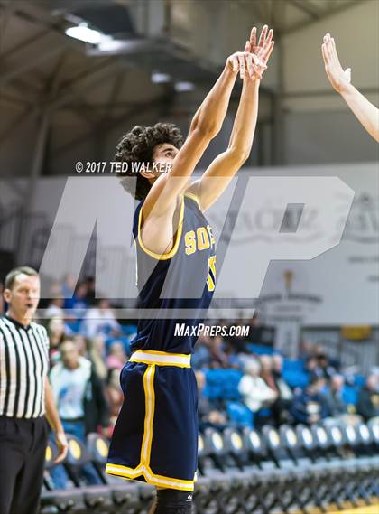 Thumbnail 2 in Half Moon Bay vs. Soquel (Warriors Nor-Cal Invitational) photogallery.