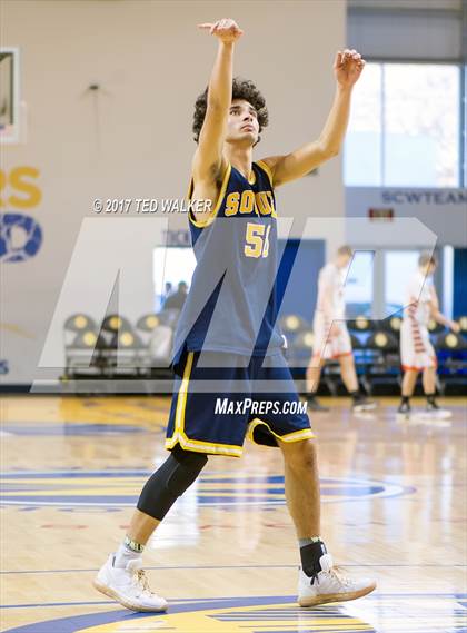 Thumbnail 3 in Half Moon Bay vs. Soquel (Warriors Nor-Cal Invitational) photogallery.